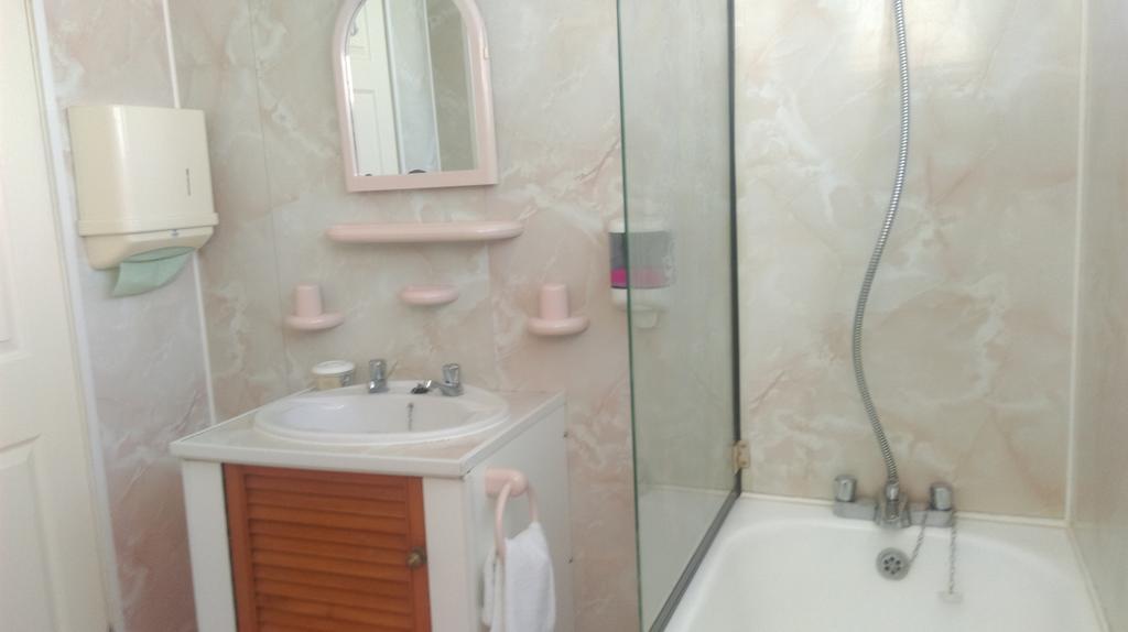 Havelock Guesthouse Saint Helier Bagian luar foto